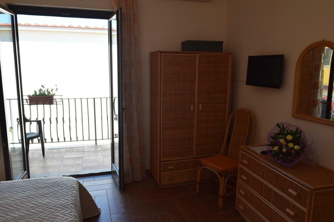 Bed and Breakfast Bed &Breakfast Pinetamare Castel Volturno Exterior foto