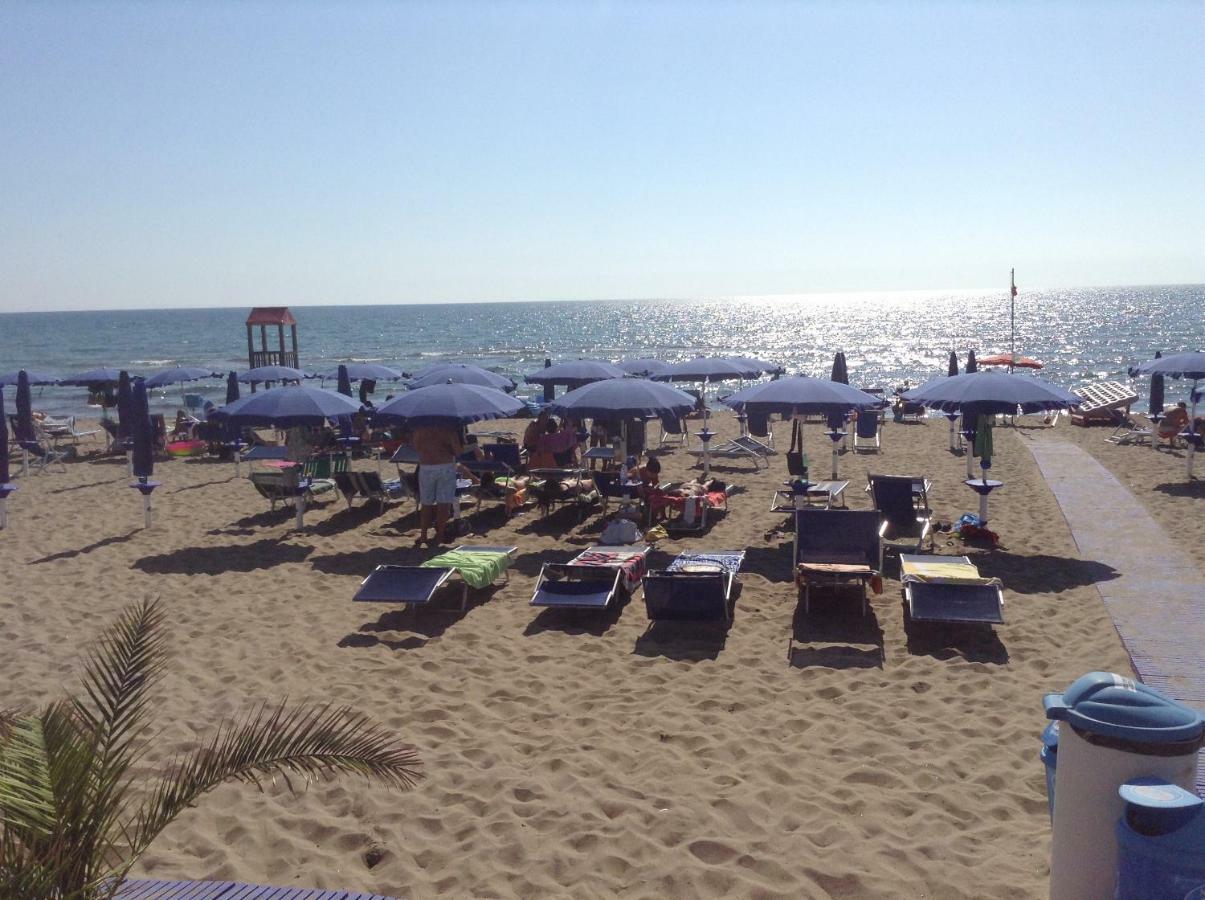 Bed and Breakfast Bed &Breakfast Pinetamare Castel Volturno Exterior foto